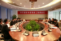 “两个结合、五个一遍”的党政工联席会